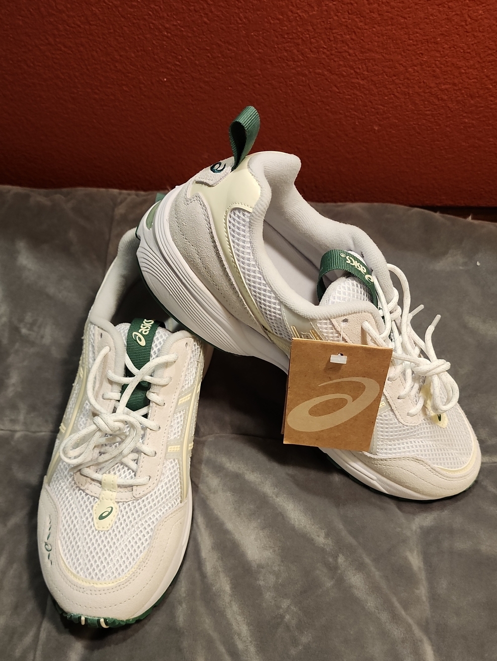 Women's Asics Gel 1090v2 Running Shoe - Size 9